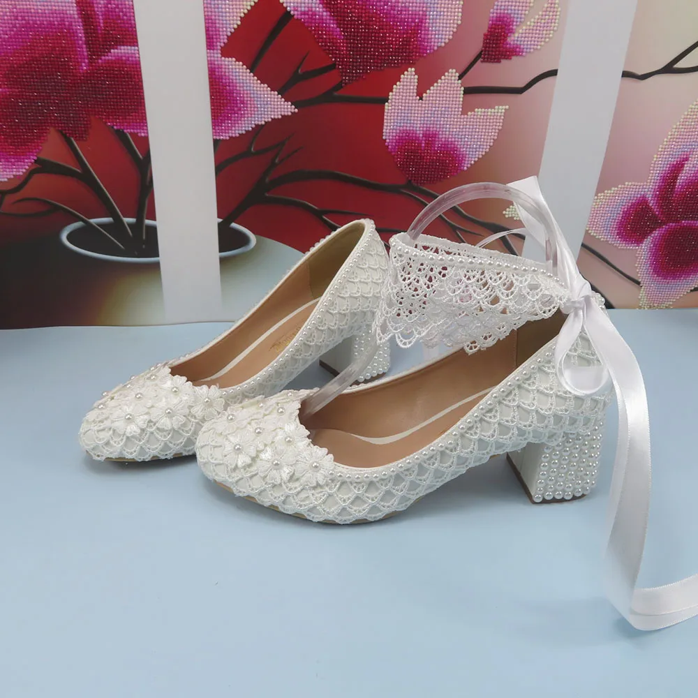White Lace Round Toe Med Thick Heel Wedding shoes Bride Ladies Shallow Ankle Strap Fashion Party Dress shoes Lace-up Pumps
White Lace Round Toe Med Thick Heel Wedding shoes Bride Ladies Shallow Ankle Strap Fashion Party Dress shoes Lace-up Pumps