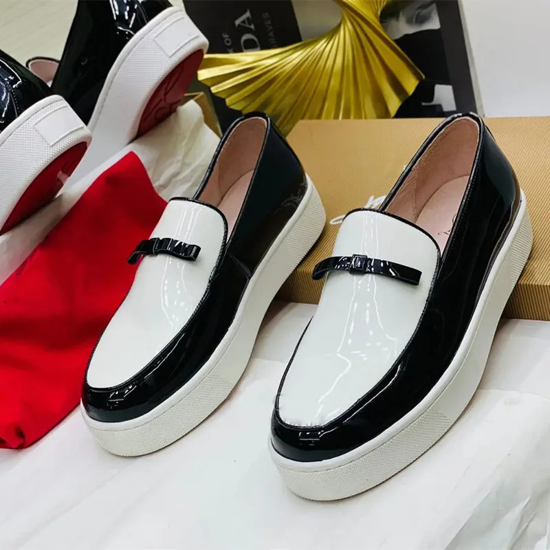Men Vulcanized Shoes Black White Slip-On Loafers Patent Leather Free Shipping for Men Casual Shoes Chaussures Pour Hommes
Men Vulcanized Shoes Black White Slip-On Loafers Patent Leather Free Shipping for Men Casual Shoes Chaussures Pour Hommes