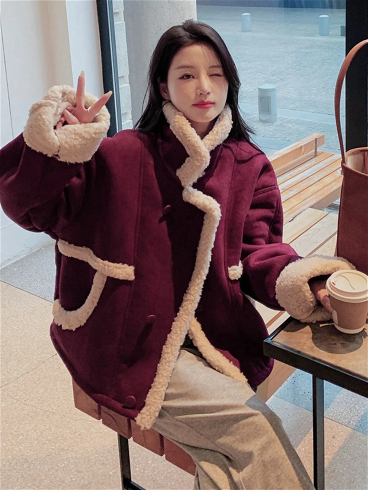 Wool Coat Women's Autumn And Winter 2022 New Korean Version College Style Plush Thickening
Wool Coat Women's Autumn And Winter 2022 New Korean Version College Style Plush Thickening