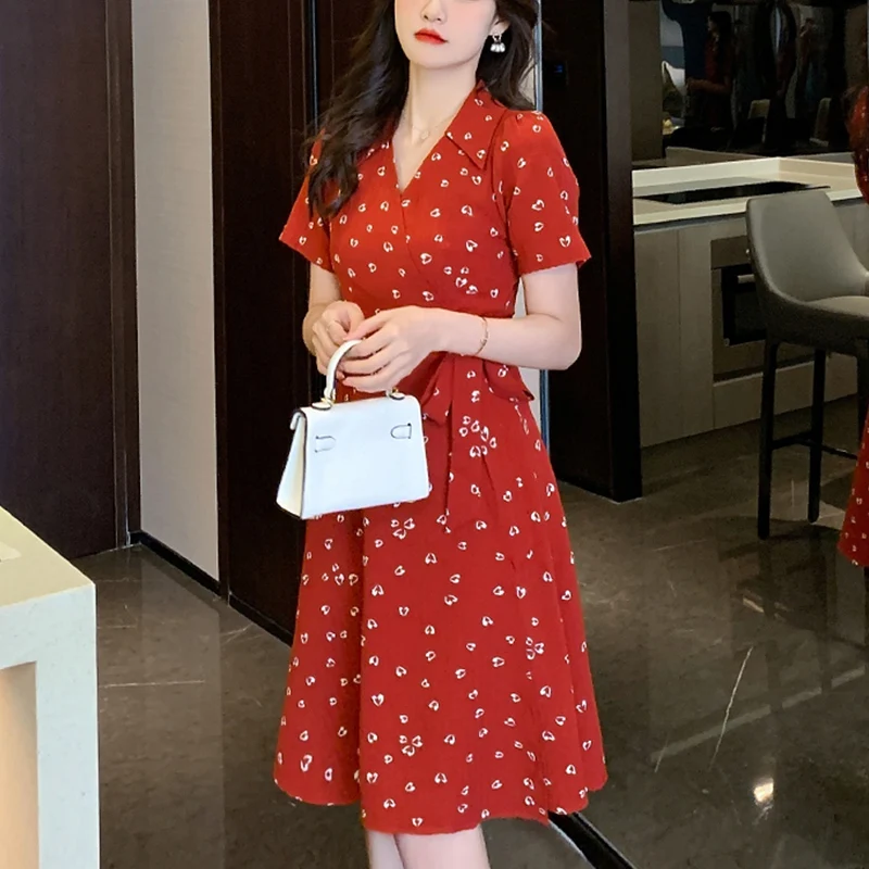 Summer Fashion V-neck Lace Up Waist Printed Dress Women Casual Vintage Short Sleeve Midi Robe Ladies Temperament Chiffon Vestido
Summer Fashion V-neck Lace Up Waist Printed Dress Women Casual Vintage Short Sleeve Midi Robe Ladies Temperament Chiffon Vestido