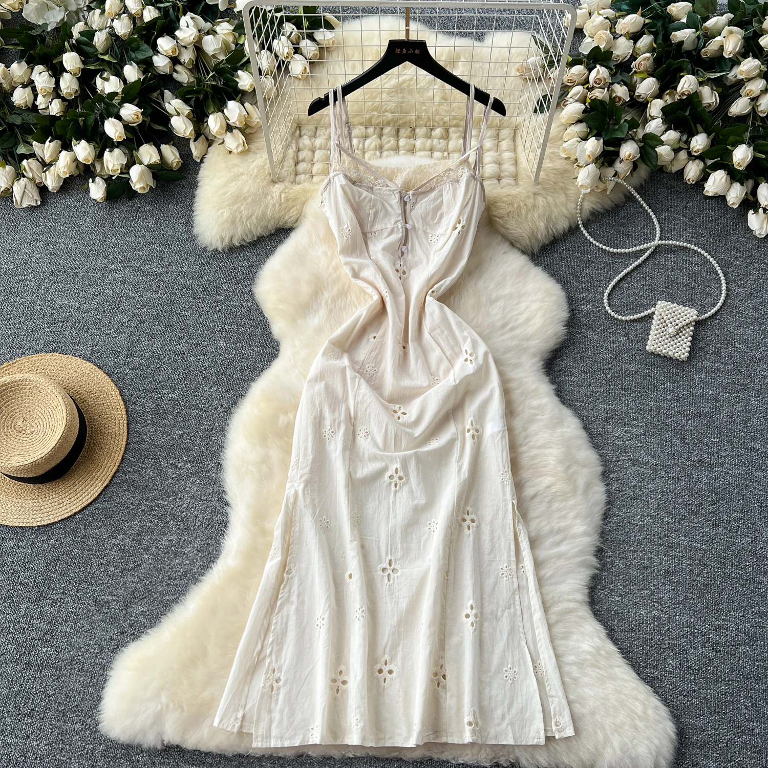 Sexy pleated split cut out Embroidery Slip Dress Chic Vintage Evening Party Women Chic Slim Pencil dresses
Sexy pleated split cut out Embroidery Slip Dress Chic Vintage Evening Party Women Chic Slim Pencil dresses