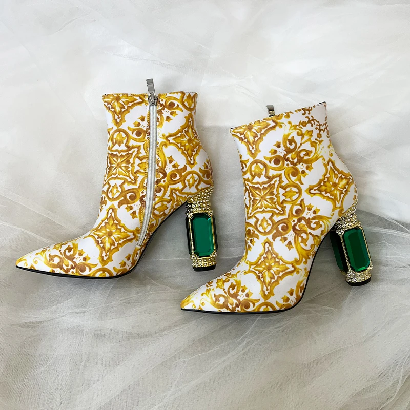 Autumn Boots Blue And White Porcelain Woman Shoes New Strange Heels Lady Pumps Sexy Female Pointed Toe Banquet Shoes
Autumn Boots Blue And White Porcelain Woman Shoes New Strange Heels Lady Pumps Sexy Female Pointed Toe Banquet Shoes