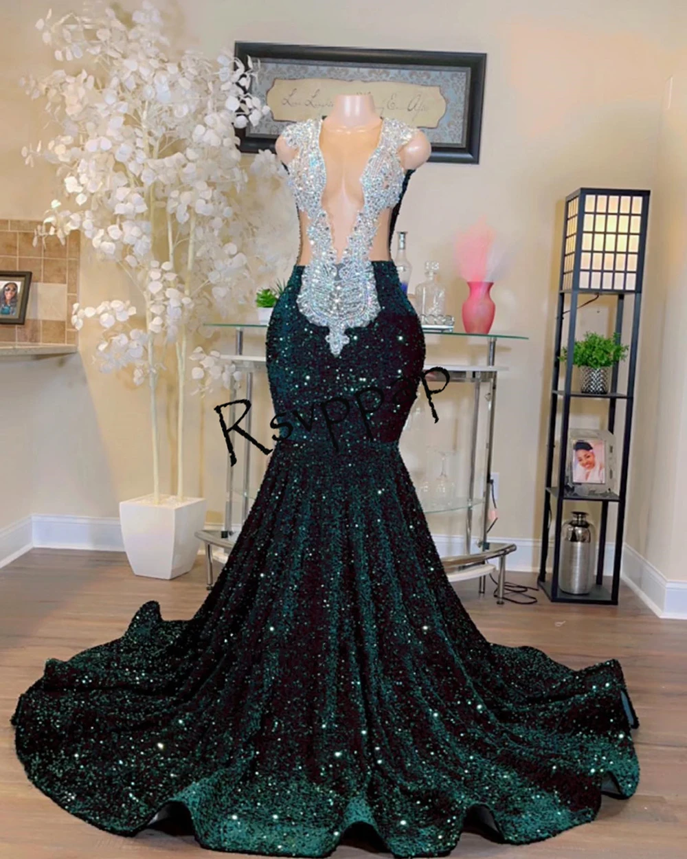 Sparkly Sequined Lace Dress Green Long Mermaid Prom Dresses 2023 Silver Beaded Rhinestone Dress Sexy Sheer Top Backless Gowns
Sparkly Sequined Lace Dress Green Long Mermaid Prom Dresses 2023 Silver Beaded Rhinestone Dress Sexy Sheer Top Backless Gowns