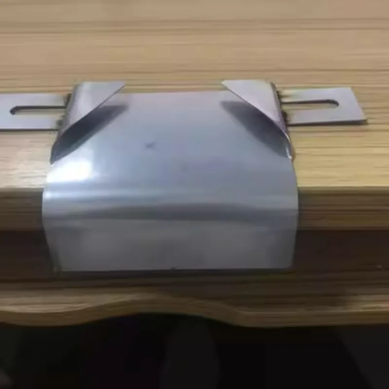 Disposable flat mask machine accessories, one to two sheet metal flanging and rolling cloth board, nose bridge tube
Disposable flat mask machine accessories, one to two sheet metal flanging and rolling cloth board, nose bridge tube