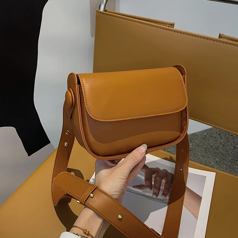 Модные весенне-летние женские сумки через плечо, однотонная Повседневная простая Универсальная женская сумка из искусственной кожи на одно плечо 
Модные весенне-летние женские сумки через плечо, однотонная Повседневная простая Универсальная женская сумка из искусственной кожи на одно плечо