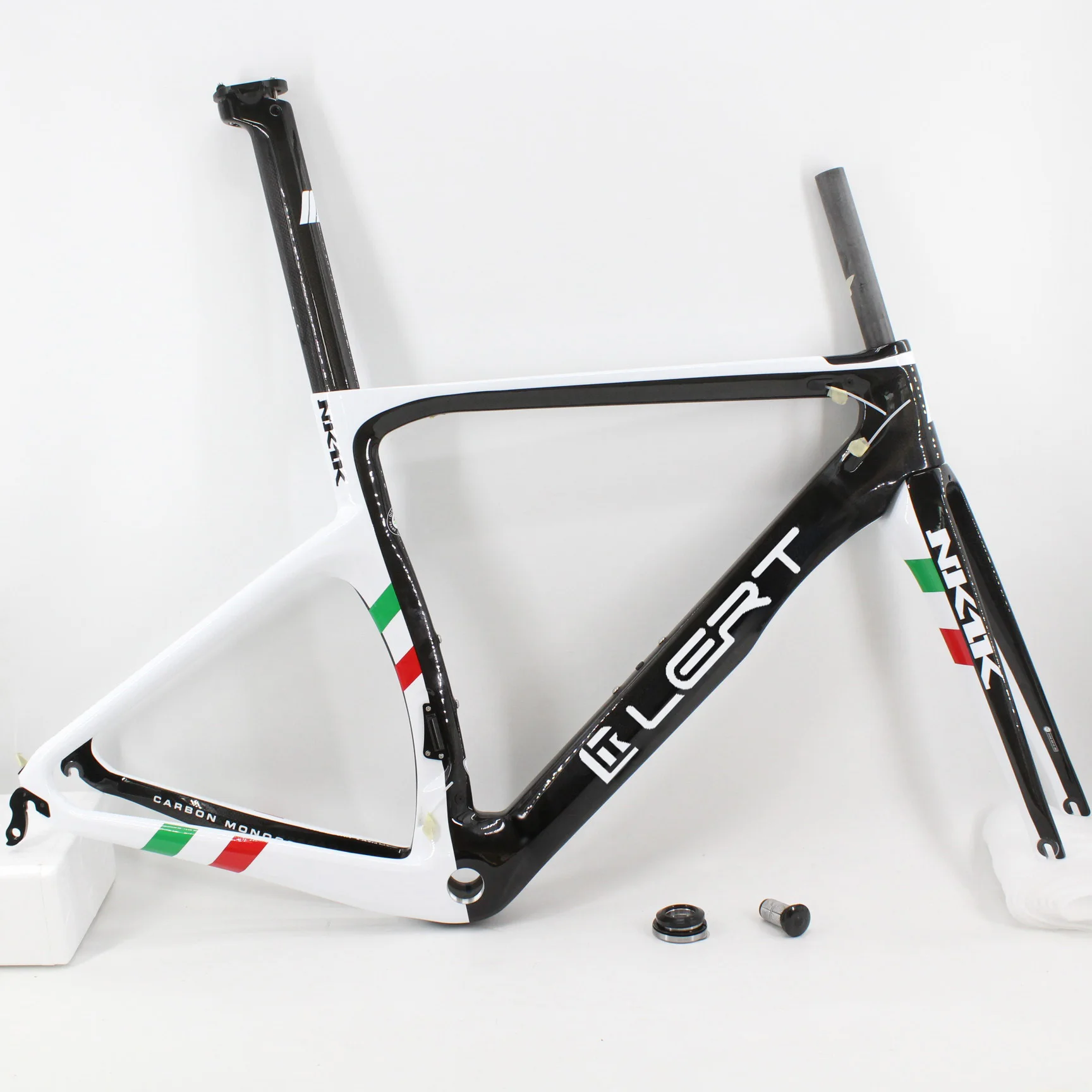 

New NK1K White 700C Racing Road Bike 3K Full Carbon Fibre Bicycle Frame Carbon Fork+Seatpost+Clamp+Headset Lightest