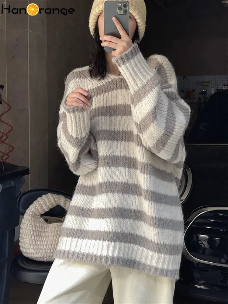 HanOrange 2024 Autumn Winter Simple Contrast Color Striped Knitted Sweater Women V-neck Silhouette Loose Warm Top Female
HanOrange 2024 Autumn Winter Simple Contrast Color Striped Knitted Sweater Women V-neck Silhouette Loose Warm Top Female