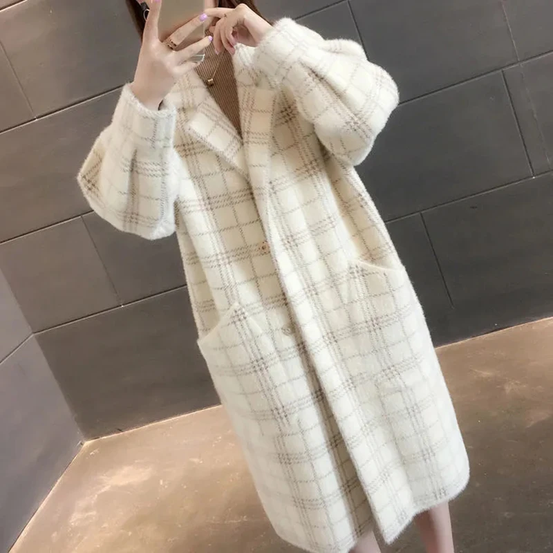 Imitation Mink Velvet Cardigan Coat Women New Midi Trench Coats Autumn Winter Korean Thick Loose Warm All Match Plaid Overcoat
Imitation Mink Velvet Cardigan Coat Women New Midi Trench Coats Autumn Winter Korean Thick Loose Warm All Match Plaid Overcoat