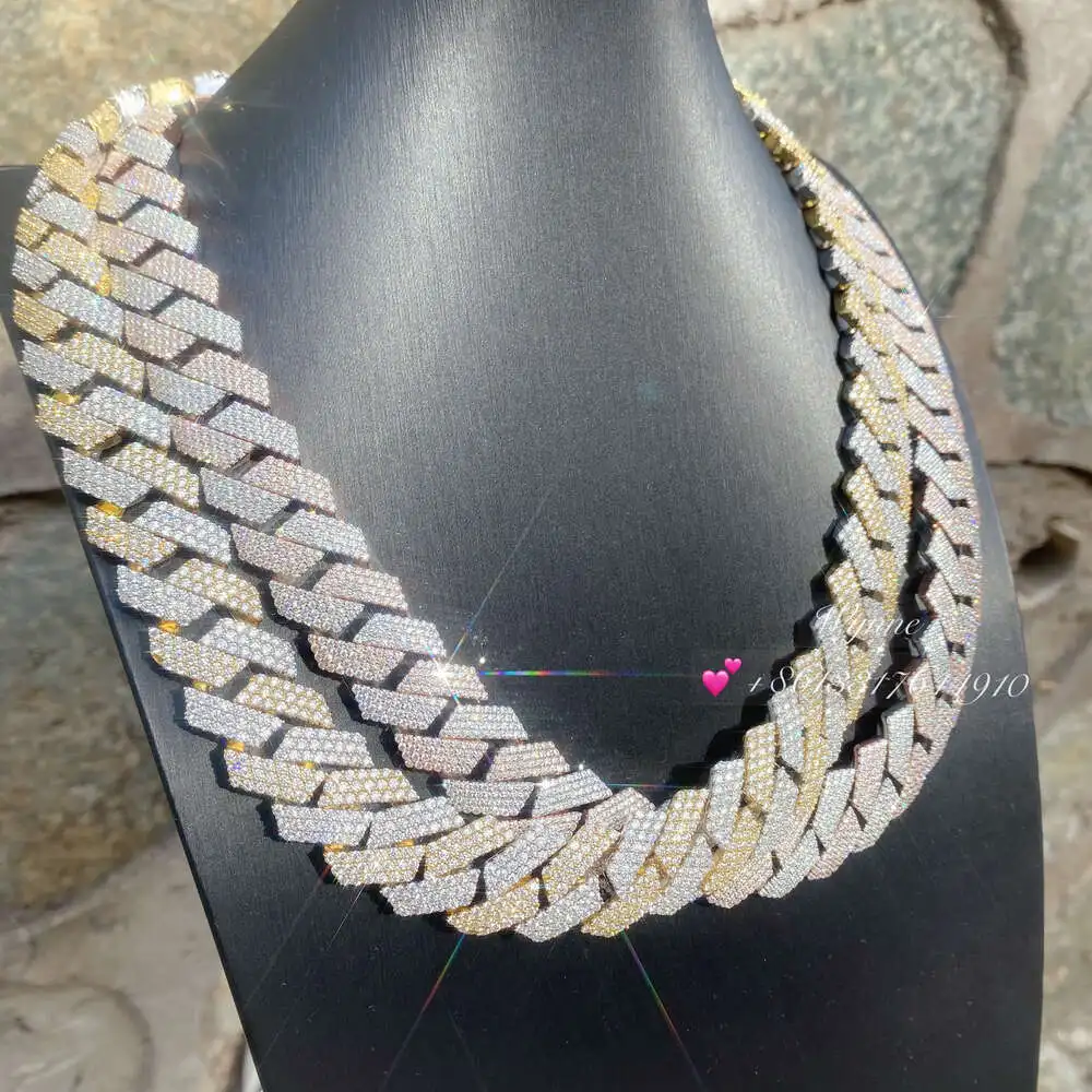 Bussdown Hand Setting 18/20mm 4 Row Iced Out Falwless Moissanite Diamond Miami Cuban Link Chain
Bussdown Hand Setting 18/20mm 4 Row Iced Out Falwless Moissanite Diamond Miami Cuban Link Chain