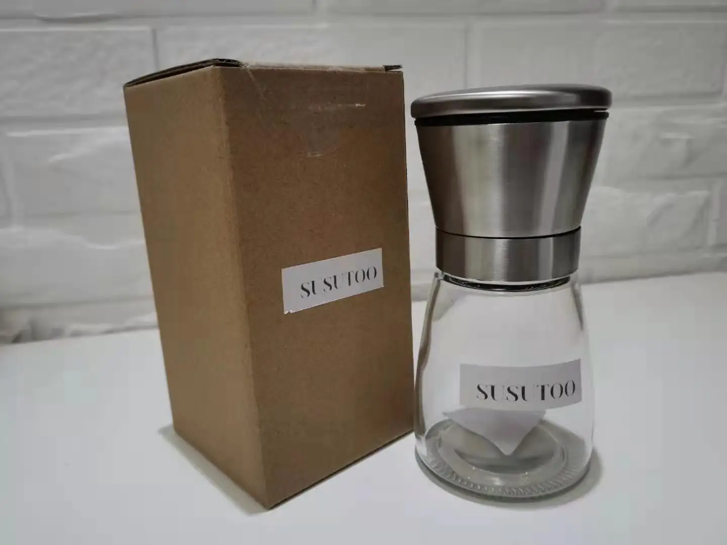 Susutoo Stainless steel pepper grinder glass pepper pepper grinder manual black pepper grinder bottle
Susutoo Stainless steel pepper grinder glass pepper pepper grinder manual black pepper grinder bottle