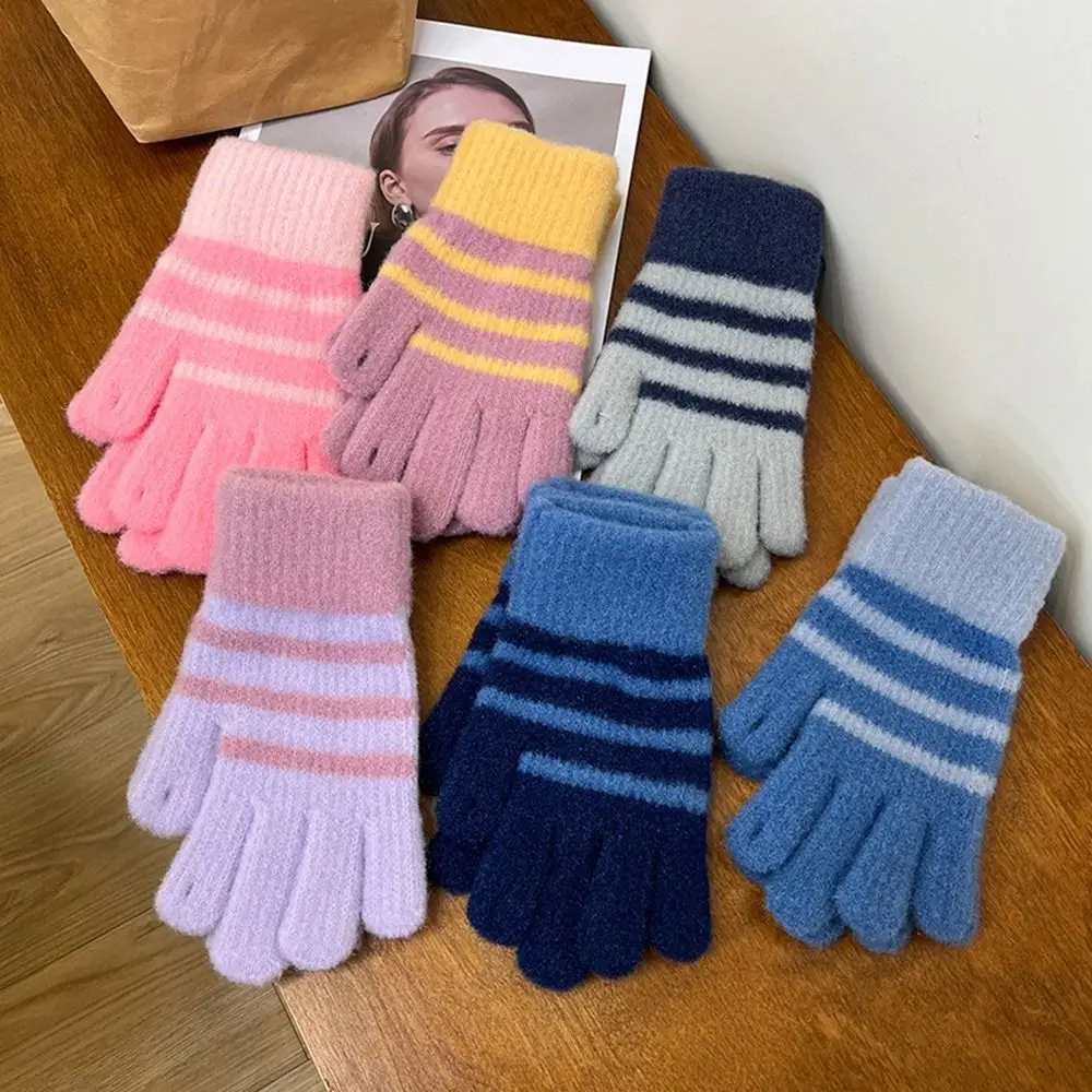 Women Winter Stripes Warm Knitted Gloves Fashion Outdoor Cycling Driving Gloves Touch Screen Short Mittens All Finger Gloves
Women Winter Stripes Warm Knitted Gloves Fashion Outdoor Cycling Driving Gloves Touch Screen Short Mittens All Finger Gloves