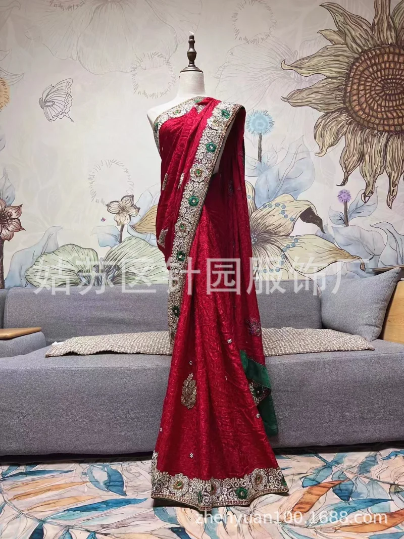 Sari Gown Handmade Embroidered Wedding Dress Bride Dress Indian and Pakistani Ethnic Clothing
Sari Gown Handmade Embroidered Wedding Dress Bride Dress Indian and Pakistani Ethnic Clothing