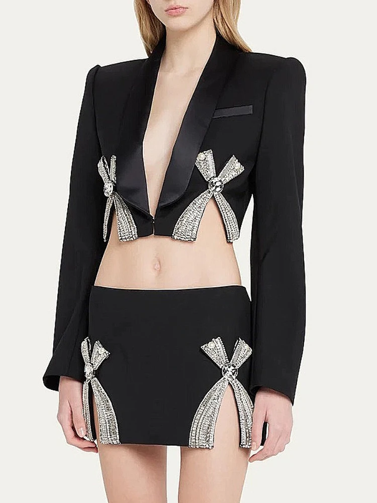 2023 New Fashion Black Color Women Long Sleeve Diamond Tops Fashion Skirts Set High Street Celebrate Party Women's Set
2023 New Fashion Black Color Women Long Sleeve Diamond Tops Fashion Skirts Set High Street Celebrate Party Women's Set