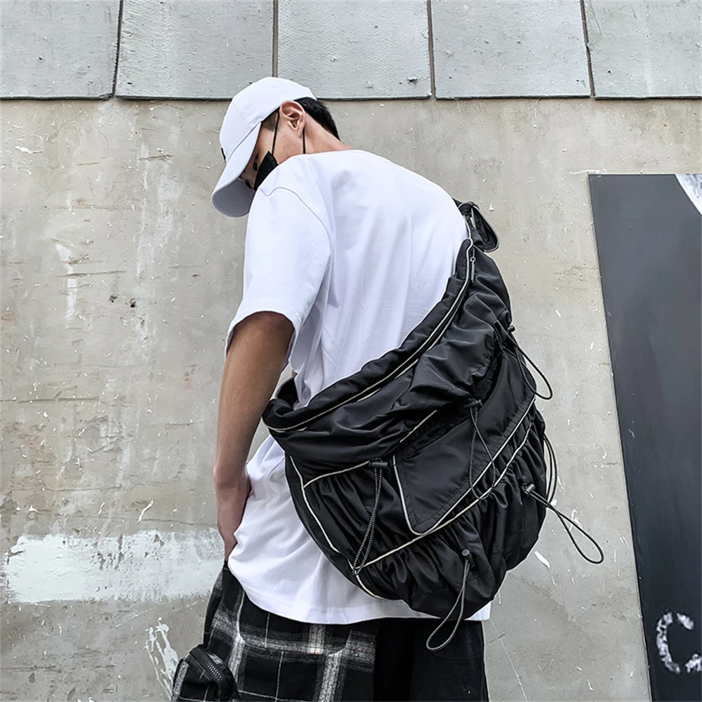 Women Black Reflective Crossbody Bags Fashion Large Capacity Shoulder Functional Shirring Nylon Bag Unisex Harajuku Retro Chic
Women Black Reflective Crossbody Bags Fashion Large Capacity Shoulder Functional Shirring Nylon Bag Unisex Harajuku Retro Chic