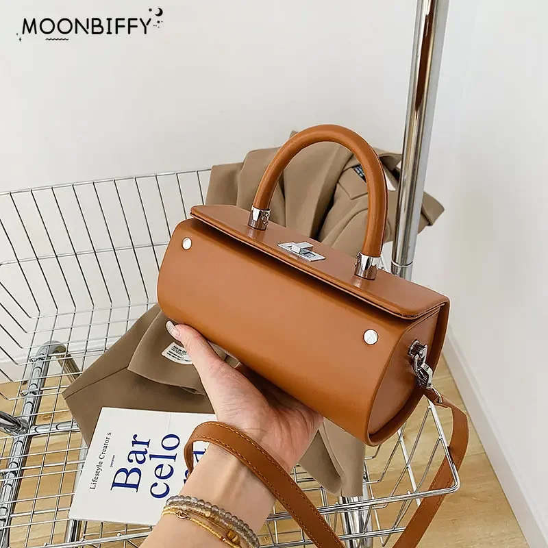 Crossbody Bags for Women 2022 Trend Famous Brand Vintage Fashion Female Shoulder Tote Bag Luxury Designer Lady Leather Handbag
Crossbody Bags for Women 2022 Trend Famous Brand Vintage Fashion Female Shoulder Tote Bag Luxury Designer Lady Leather Handbag