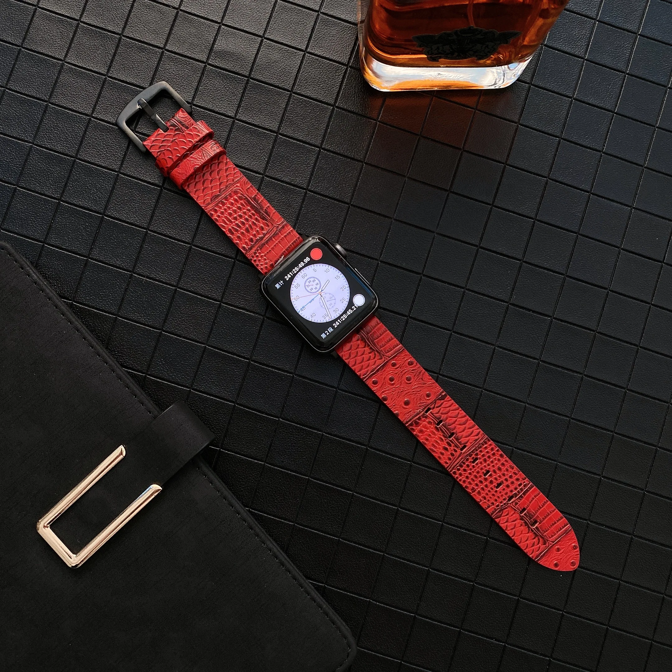Leather strap for Apple Watch Band 45mm 41mm 44m 42mm 40mm 38mm Textured Bracelet Wristband for iWatch series 8 7 6 5 4 SE band
Leather strap for Apple Watch Band 45mm 41mm 44m 42mm 40mm 38mm Textured Bracelet Wristband for iWatch series 8 7 6 5 4 SE band