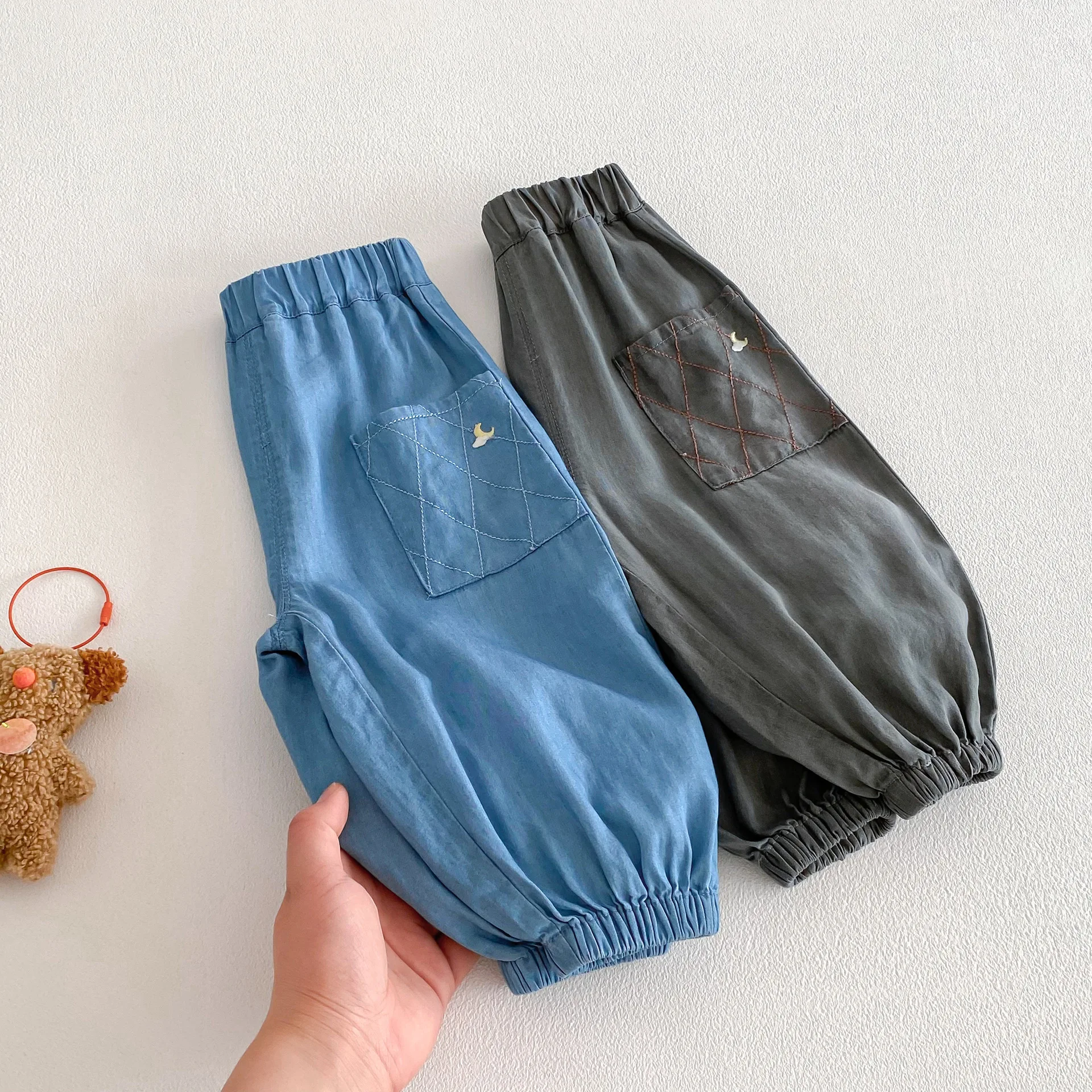 جينز أطفال مطرز برسومات كرتونية لفصلي الربيع والخريف، بنطلون كاجوال للأولاد والبنات، ليجنز طويل عصري بخصر مطاطي جينز أطفال مطرز برسومات كرتونية لفصلي الربيع والخريف، بنطلون كاجوال للأولاد والبنات، ليجنز طويل عصري بخصر مطاطي