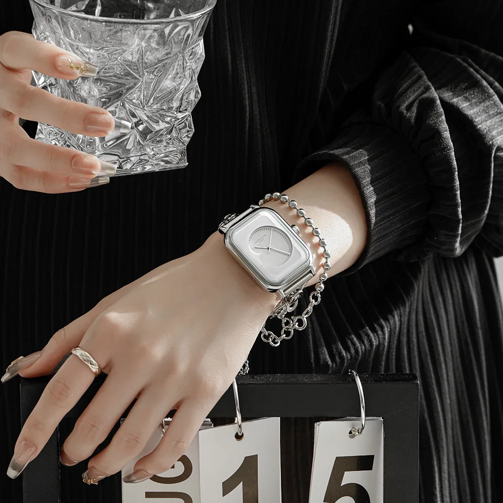 Designer Watch Female Student Bracelet Ladies Watch Fashion Waterproof Ladies Watch Simple Quartz Watch Ladies Watch Gift
Designer Watch Female Student Bracelet Ladies Watch Fashion Waterproof Ladies Watch Simple Quartz Watch Ladies Watch Gift