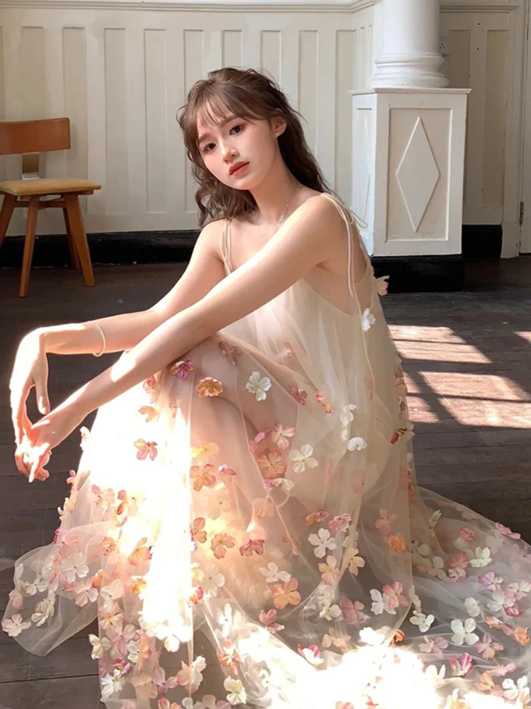 

2024 French Socialite Mesh 3D Flower Sling Dress Women's Summer New High Quality Petal A-Shaped Loose Holiday Long Dress