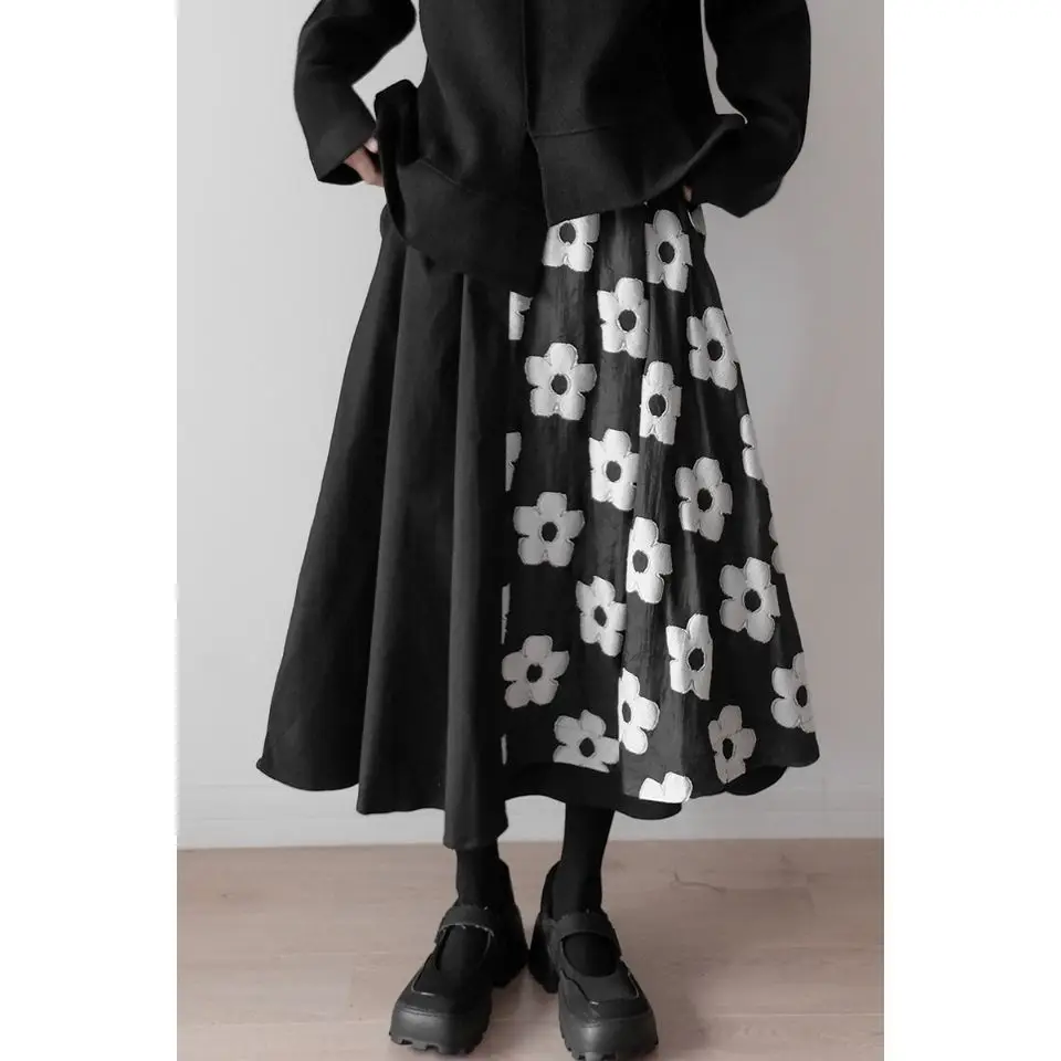 Gothic Black A-line Long Skirt Women Dark Fairy Grunge White flowers Midi Skirts Punk Emo Korean Fashion Designer skirt
Gothic Black A-line Long Skirt Women Dark Fairy Grunge White flowers Midi Skirts Punk Emo Korean Fashion Designer skirt