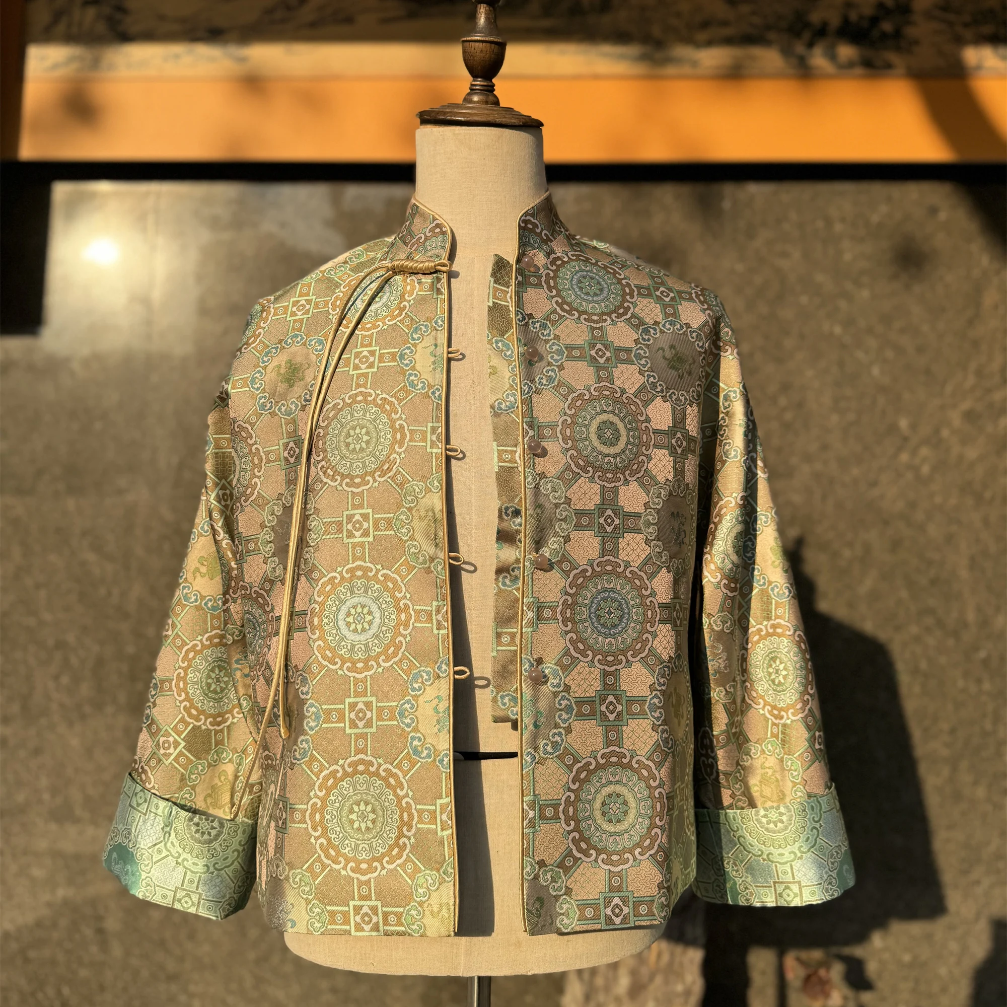 100% Silk Goodluck Totem Dress China Totem Silk Embroidery Dress Custom Made China Culture Vest Tops Celebrity Dress Outfit Rich
100% Silk Goodluck Totem Dress China Totem Silk Embroidery Dress Custom Made China Culture Vest Tops Celebrity Dress Outfit Rich