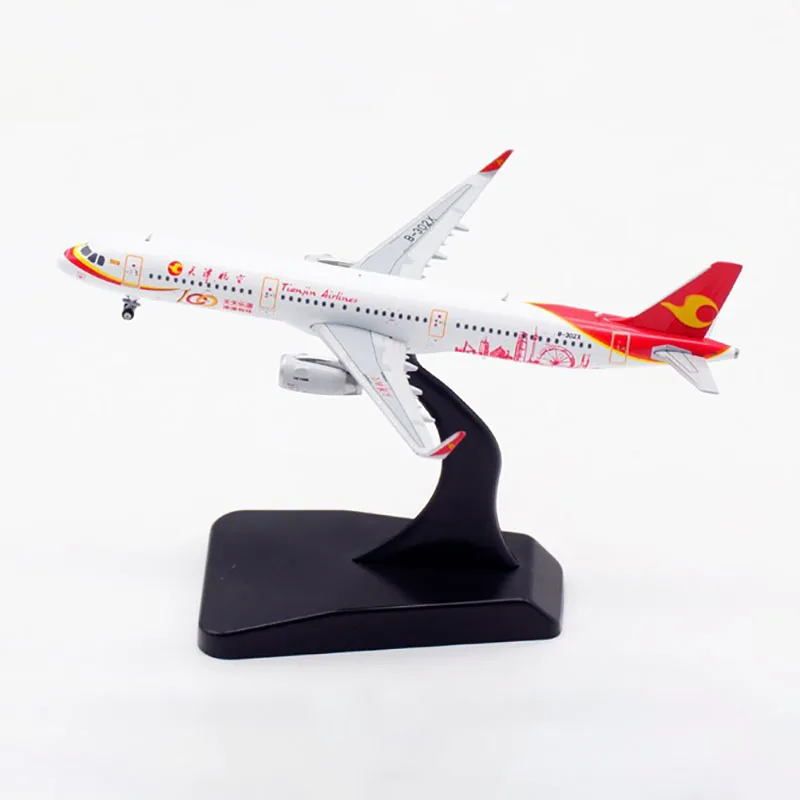 Модель авиационного лайнера Tianjin Airlines A321 из сплава и пластика, модель масштаба 1:400, литые игрушки, подарок, коллекция, имитация дисплея
Модель авиационного лайнера Tianjin Airlines A321 из сплава и пластика, модель масштаба 1:400, литые игрушки, подарок, коллекция, имитация дисплея
