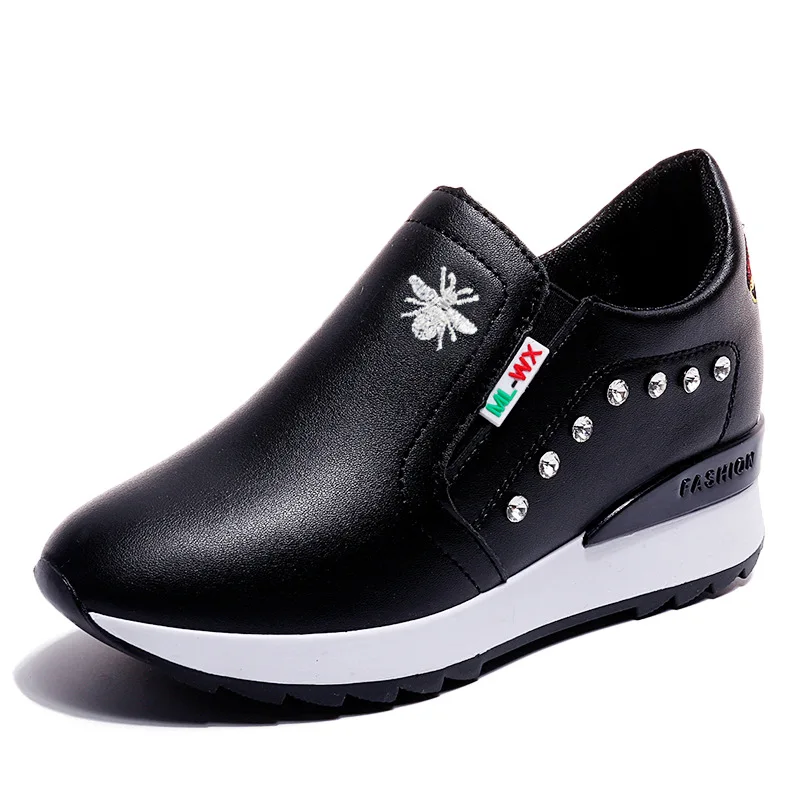 Black Casual High Heels Breathable Women Sneakers PU Round Toe Crystal Embroider Platform Wedges Tenis Feminino Female Vulcanize
Black Casual High Heels Breathable Women Sneakers PU Round Toe Crystal Embroider Platform Wedges Tenis Feminino Female Vulcanize