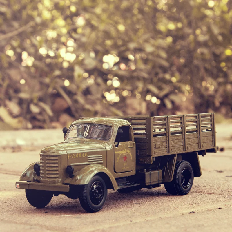 1/32 Alloy Diecast Military Transport Toy Car Morel Retro Military Vehicle 2 Doors Opend Metal Vehicle Model Toys For Children
1/32 Alloy Diecast Military Transport Toy Car Morel Retro Military Vehicle 2 Doors Opend Metal Vehicle Model Toys For Children