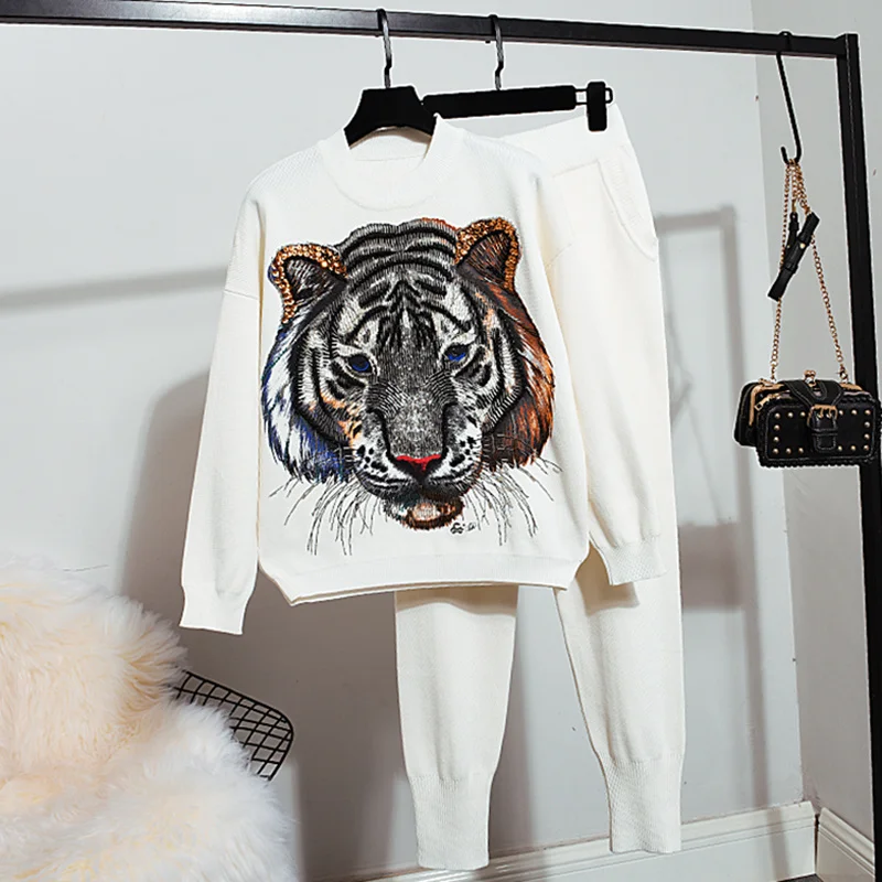 

Red White Black Gray Knitted Tracksuits Women Outfits Beading Tiger Pattern Sweater Pencil Pants Set Female Loose Knit Suit 2pc