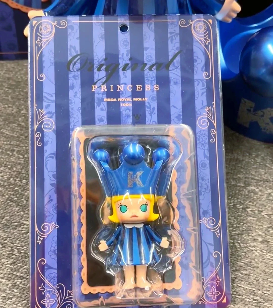 

Original Molly Princess 100% Mega Royal Crown Blue Figure Art Collection Amusement Park Land Exclusive Designer Toys