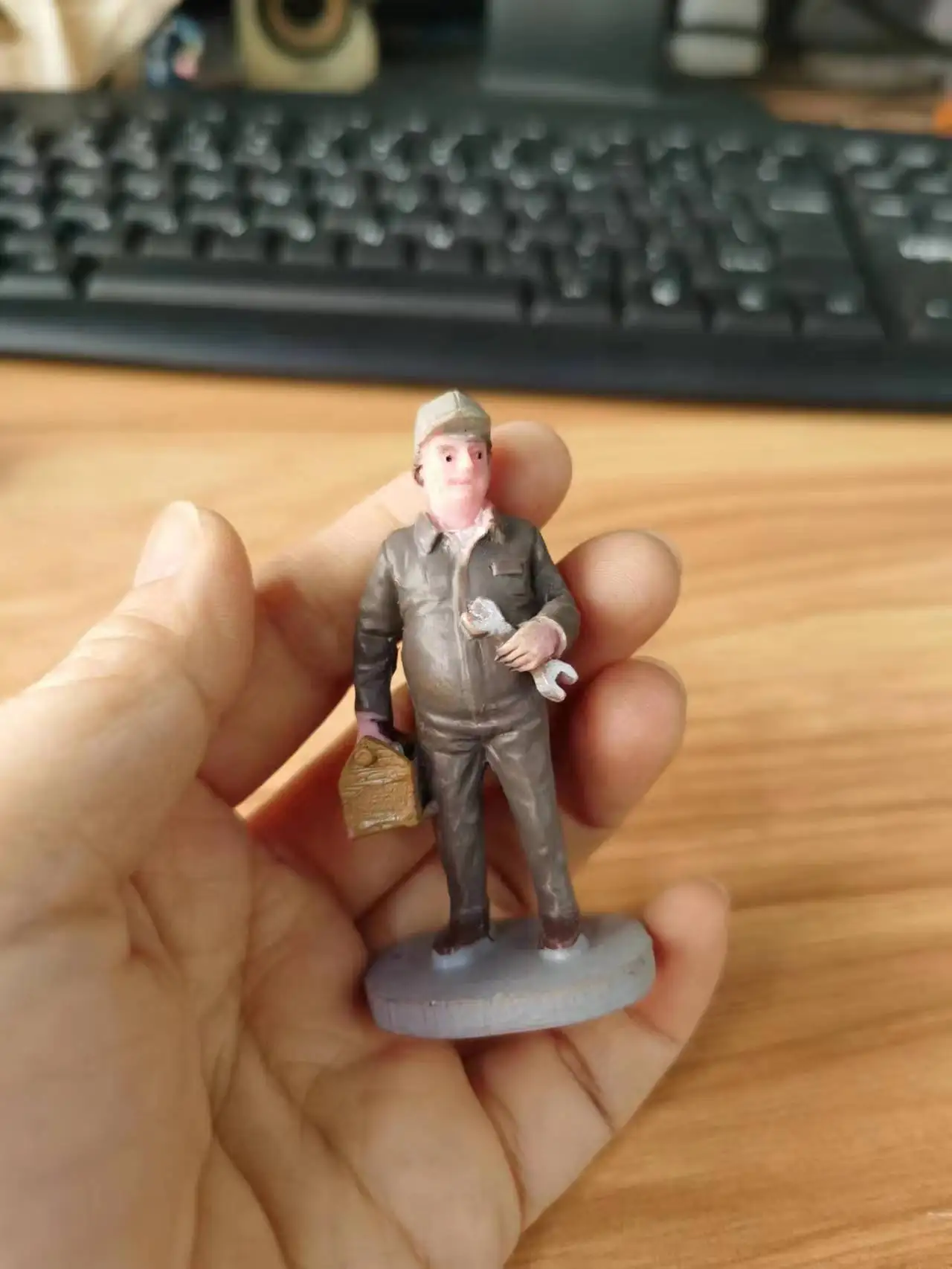 Полимерная фигурка, настольная игра с психическим песком, мужчина для курсовой терапии с инструментами для обслуживания
Полимерная фигурка, настольная игра с психическим песком, мужчина для курсовой терапии с инструментами для обслуживания