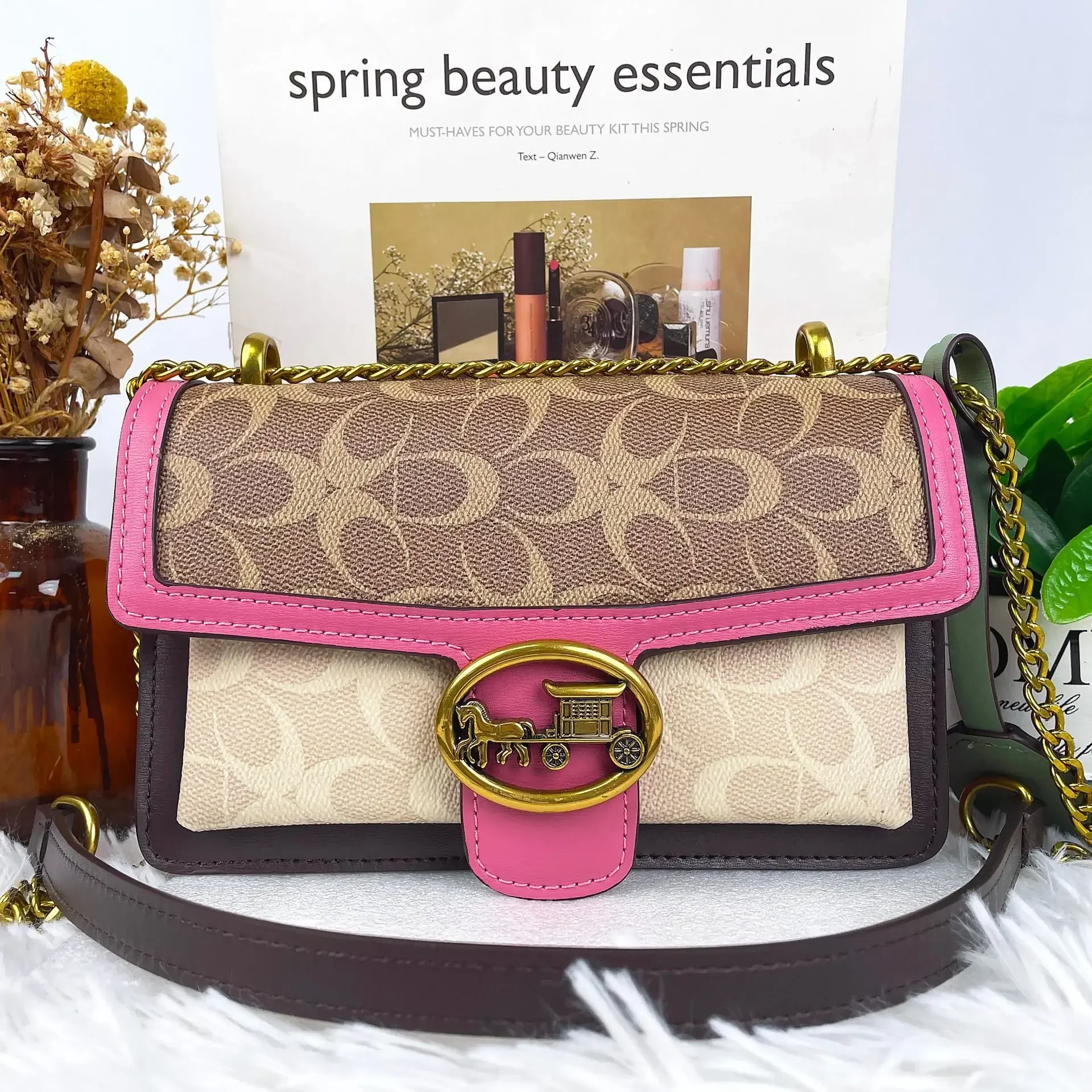 Luxury Fashion Brand Retro Versatile Western Style Small Square Bag Women's Contrast Color Old Flower One Shoulder Crossbody Bag
Luxury Fashion Brand Retro Versatile Western Style Small Square Bag Women's Contrast Color Old Flower One Shoulder Crossbody Bag