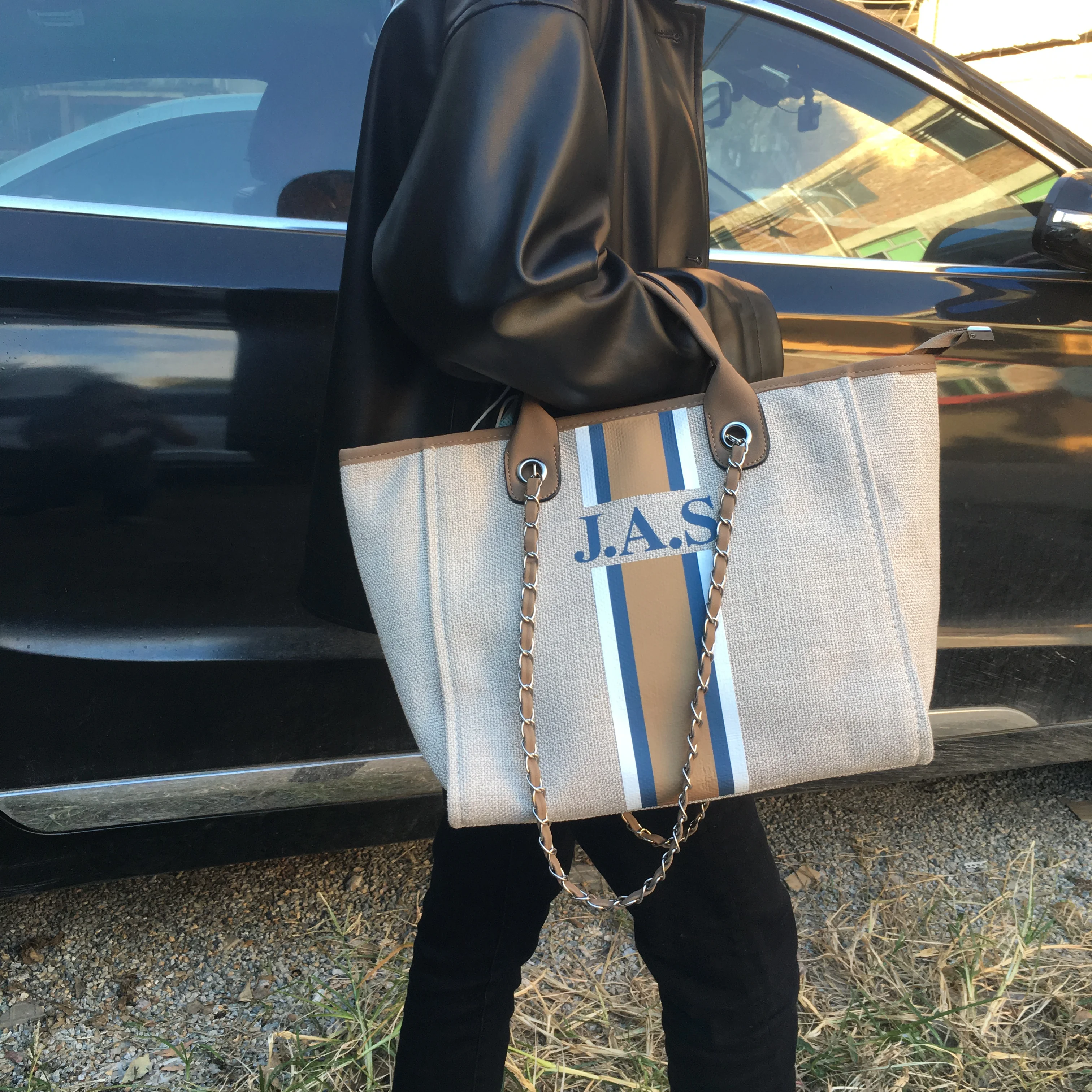 Personalised Chain Monogram Canvas Tote Bag Shoulder Bag Ladies custom bags for women chain Bridesmaids Gifts For Her
Personalised Chain Monogram Canvas Tote Bag Shoulder Bag Ladies custom bags for women chain Bridesmaids Gifts For Her