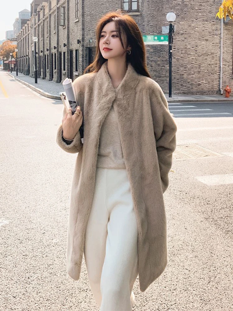 Autumn Winter Long Faux Fur Coat for Women Thickened Plush Collar Coat Women Medium Length Jackets Female Faux Fur Coat
Autumn Winter Long Faux Fur Coat for Women Thickened Plush Collar Coat Women Medium Length Jackets Female Faux Fur Coat