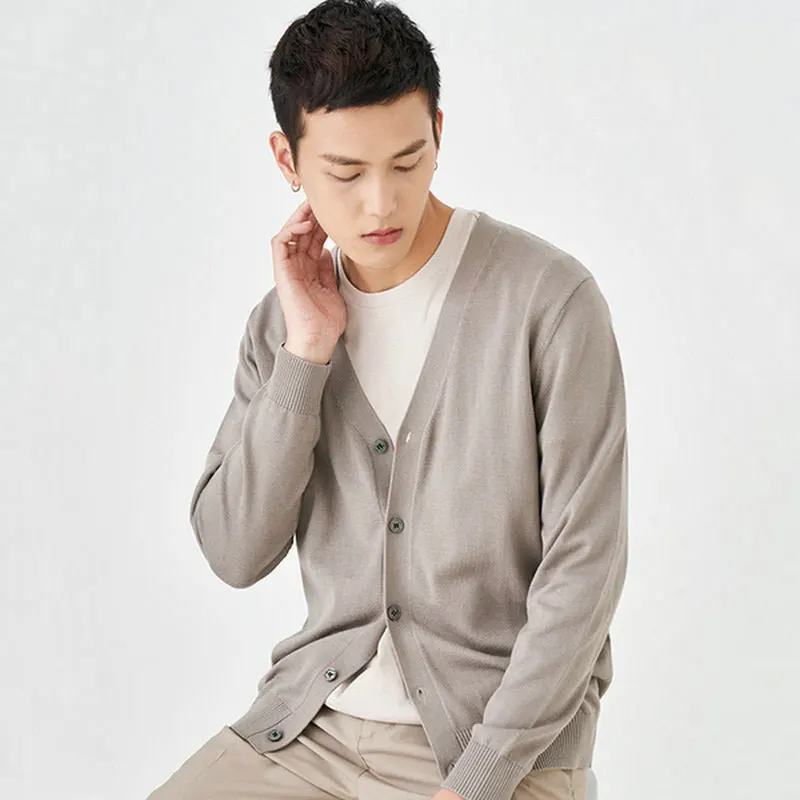 2023 New Spring Autum Brand Fashion Knitted Men Cardigan Sweater Black Korean Casual Coats Jacket Solid Color Mens Clothing
2023 New Spring Autum Brand Fashion Knitted Men Cardigan Sweater Black Korean Casual Coats Jacket Solid Color Mens Clothing