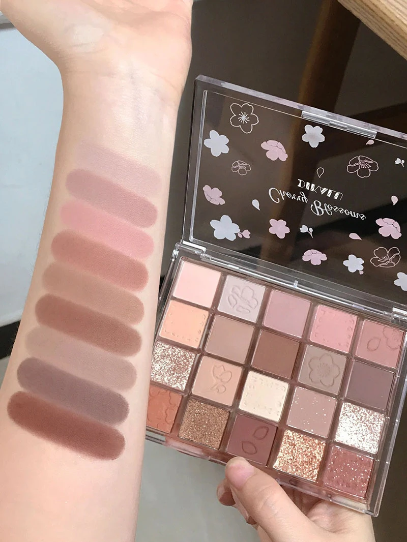12/20 Colors Pearly Matte Eyeshadow Palette Earth Color Eye Shadow Waterproof Natural Eye Makeup Shiny Pigmentos Eyes Cosmetic
12/20 Colors Pearly Matte Eyeshadow Palette Earth Color Eye Shadow Waterproof Natural Eye Makeup Shiny Pigmentos Eyes Cosmetic