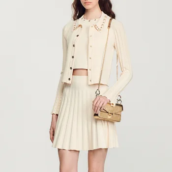 O Vestido Irregular Weird Puss: Uma Experiência Fashion Única 9 2024 Spring and Autumn New French Style Flared Sleeve Lapel Knitted Cardigan In Apricot High Quality Free Shipping Brand S