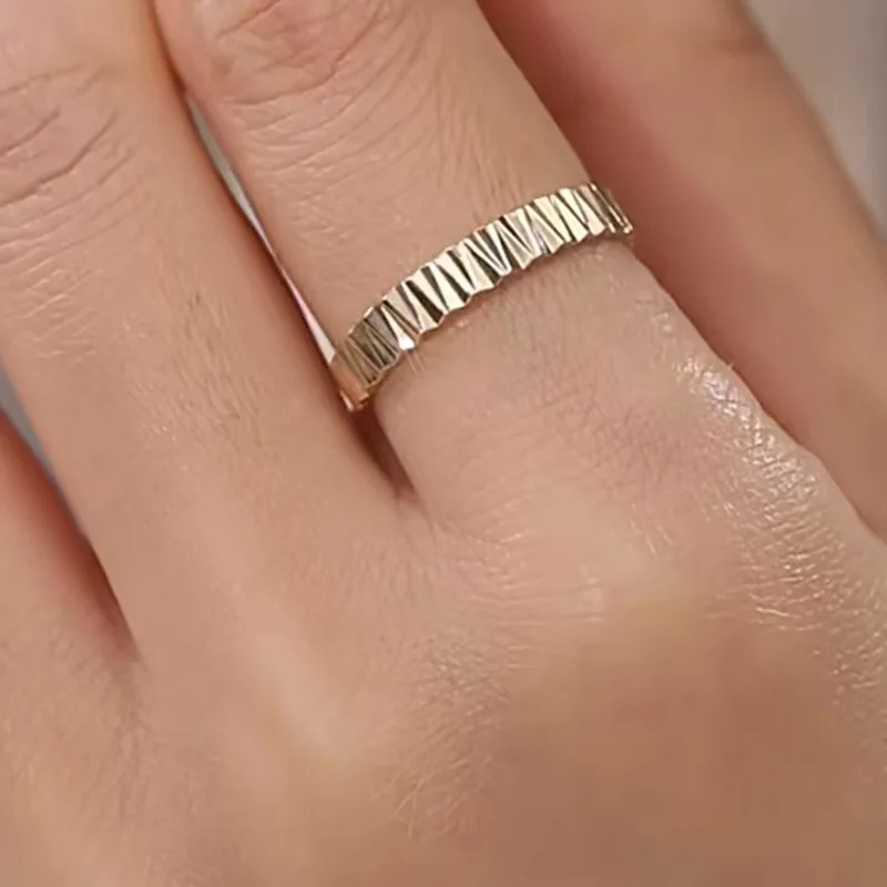 Модное узкое Кольцо С ВОЛНИСТЫМ ЭФФЕКТОМ, ювелирное изделие из титановой стали с покрытием из 18-каратного золота 
Модное узкое Кольцо С ВОЛНИСТЫМ ЭФФЕКТОМ, ювелирное изделие из титановой стали с покрытием из 18-каратного золота