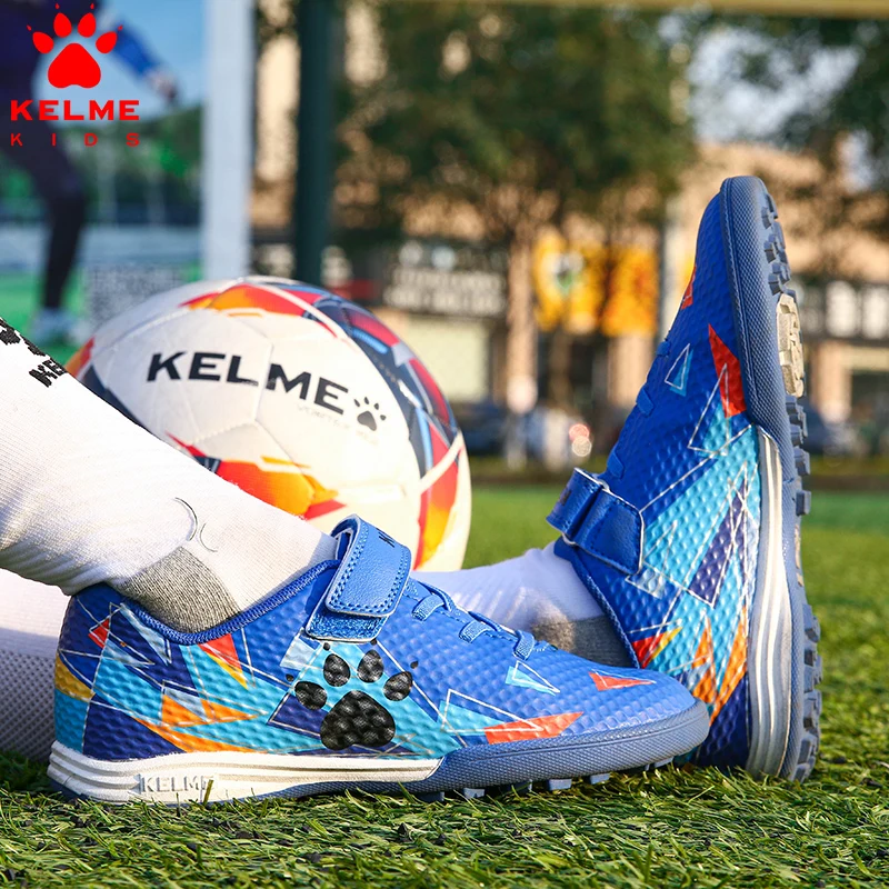 Детские модные туфли KELME для дома, детская обувь для мальчиков, синяя Нескользящая детская дизайнерская обувь из искусственной кожи, тренировочные футбольные штанги для детей ZX90113052
Детские модные туфли KELME для дома, детская обувь для мальчиков, синяя Нескользящая детская дизайнерская обувь из искусственной кожи, тренировочные футбольные штанги для детей ZX90113052
