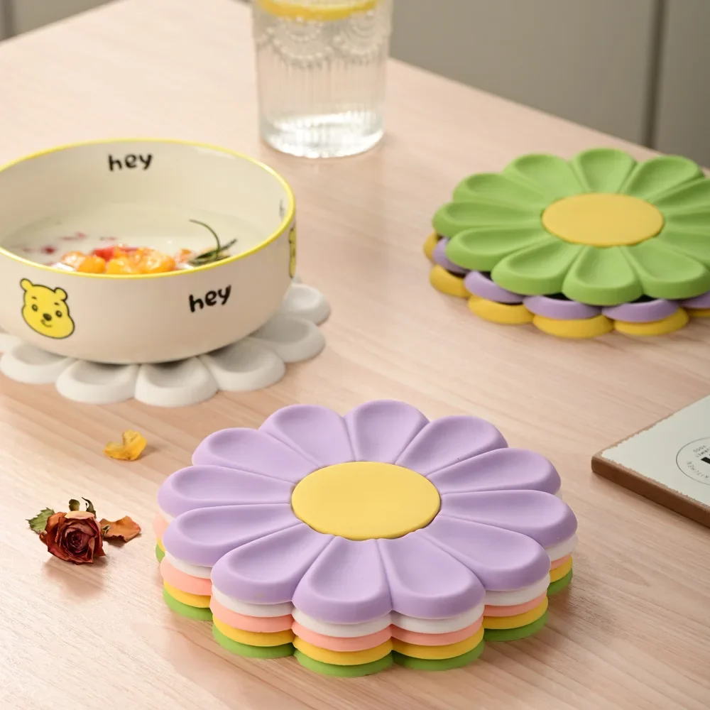 17cm Daisy Pot Mat Silicone Heat Resistant Trivets for Hot Pots Waterproof Silicone Non-slip Countertops Mat Coaster Placemat
17cm Daisy Pot Mat Silicone Heat Resistant Trivets for Hot Pots Waterproof Silicone Non-slip Countertops Mat Coaster Placemat