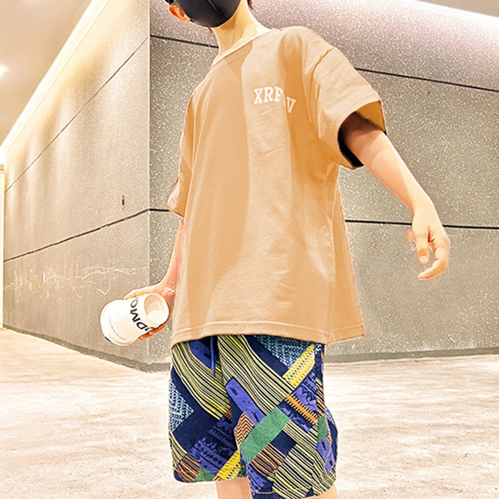 2024 Fashionable Summer Boys Casual Cartoon Loose Top Shorts Set Skin-Friendly Breathable Clothes for Boy Daily Wear
2024 Fashionable Summer Boys Casual Cartoon Loose Top Shorts Set Skin-Friendly Breathable Clothes for Boy Daily Wear