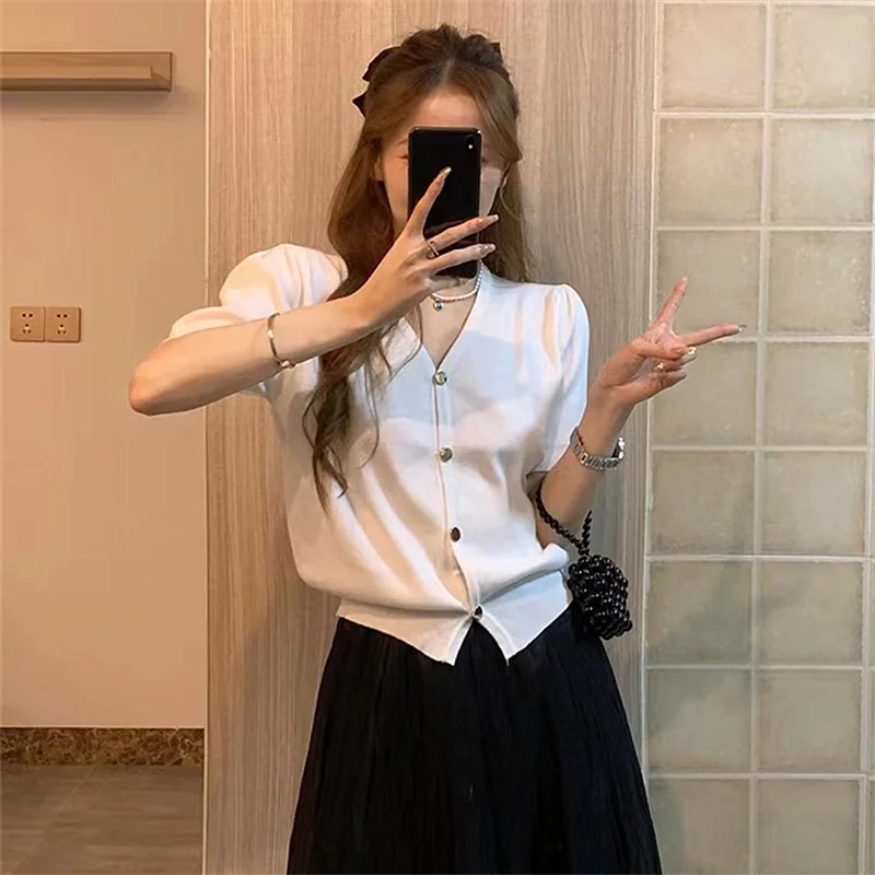 New Fashion Girl Summer Knitted Shirt Slim Short Loose Women Clothing Crop Tops Short Sleeve V-neck Blouse Casual Y2k Clothes
New Fashion Girl Summer Knitted Shirt Slim Short Loose Women Clothing Crop Tops Short Sleeve V-neck Blouse Casual Y2k Clothes