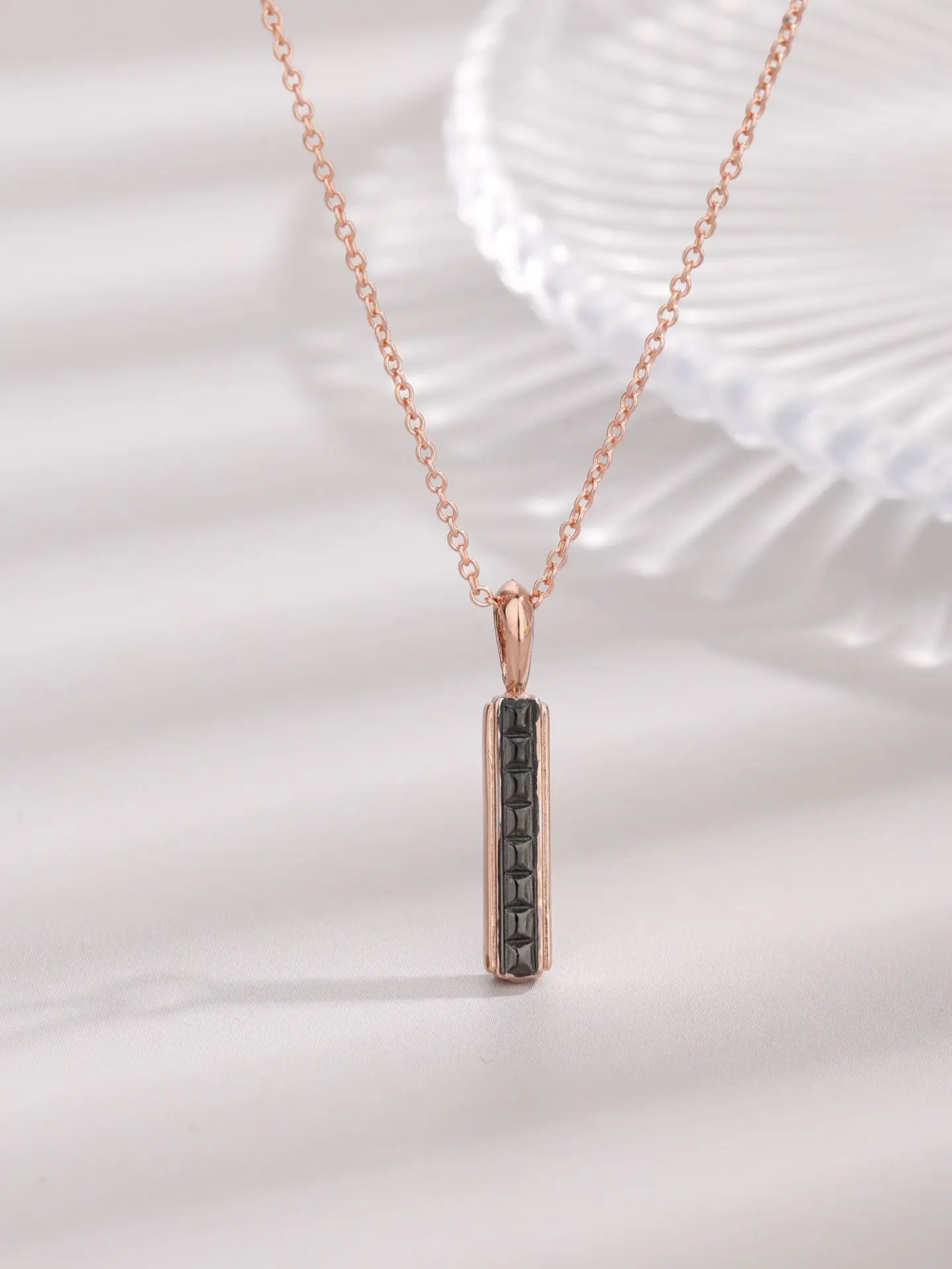 Лидер продаж, подвеска в форме шоколада, модный простой элегантный стиль
Лидер продаж, подвеска в форме шоколада, модный простой элегантный стиль