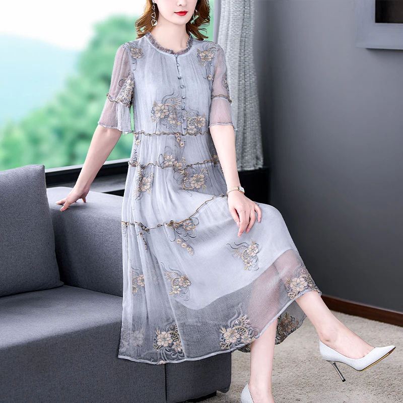 2024 Floral Embroidery Natural Silk Midi Dress Women Fashion Beach Vacation Ruffled Collar Dress Summer Boho Elegant Vestidos
2024 Floral Embroidery Natural Silk Midi Dress Women Fashion Beach Vacation Ruffled Collar Dress Summer Boho Elegant Vestidos