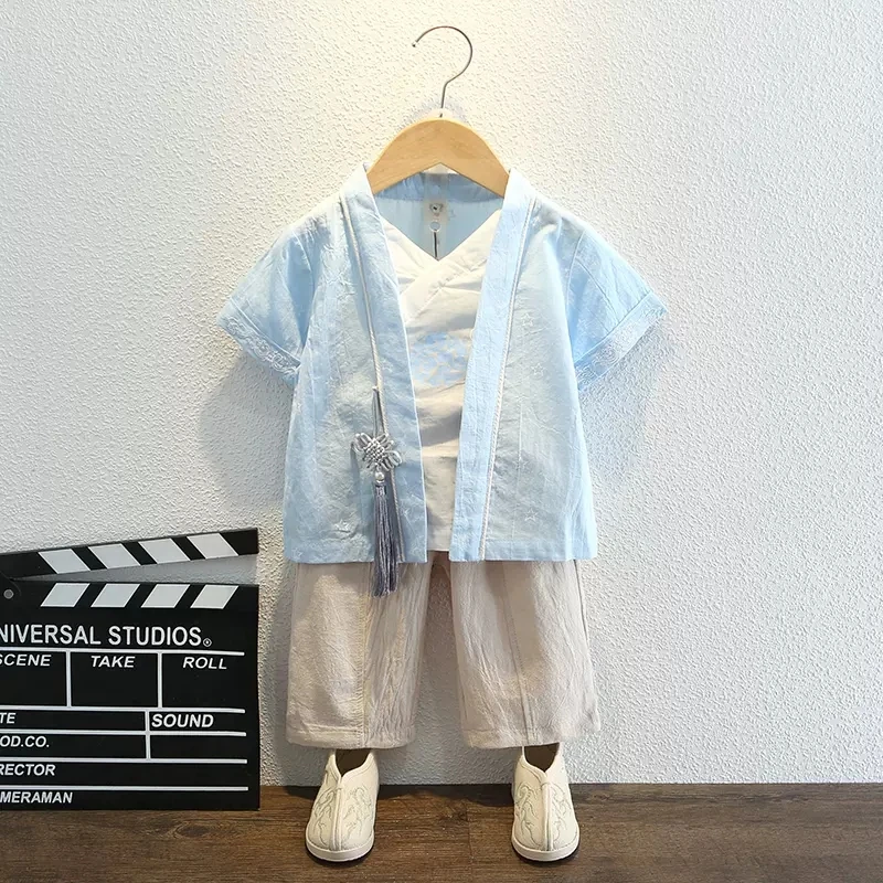 Летняя тонкая одежда Hanfu в китайском стиле для мальчиков, летняя детская одежда с коротким рукавом для выступлений
Летняя тонкая одежда Hanfu в китайском стиле для мальчиков, летняя детская одежда с коротким рукавом для выступлений