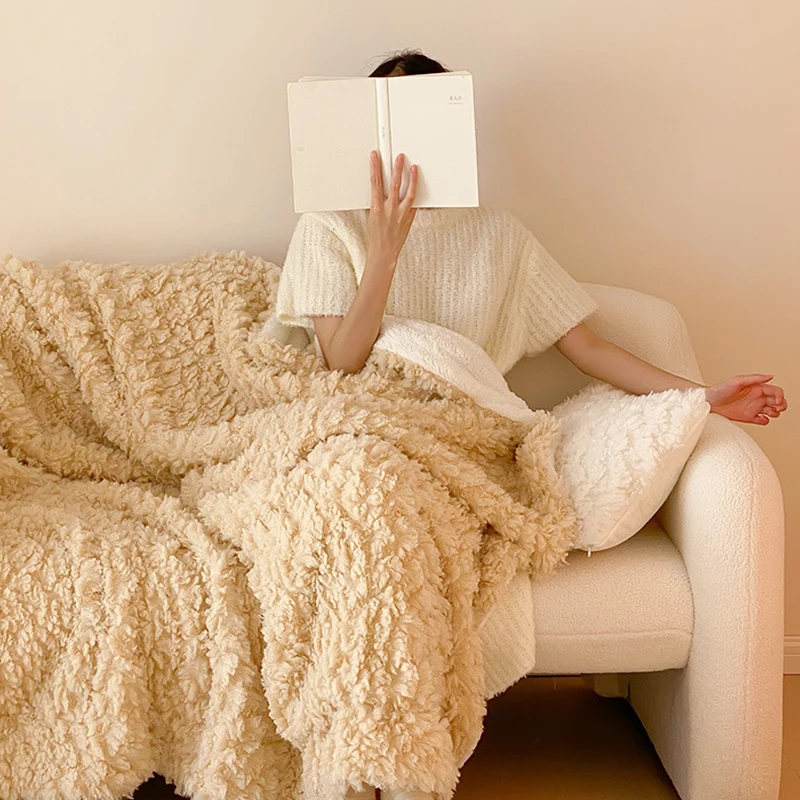 Plush Throws Blankets for Beds Home Decor Winter Warm Fashion Thickened Soft Light Luxury Skin-friendly Nap Towels Bedspreads
Plush Throws Blankets for Beds Home Decor Winter Warm Fashion Thickened Soft Light Luxury Skin-friendly Nap Towels Bedspreads