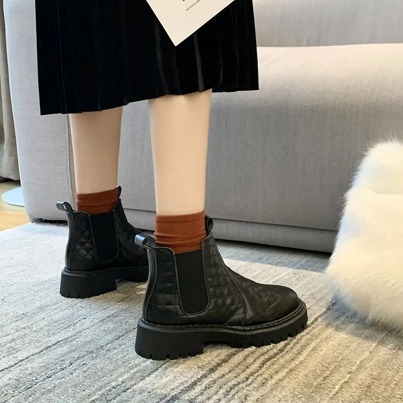 

Women Chelsea Boots Chunky Snow Boots Winter Shoes PU Ankle Boots Diamond Lattice Female Autumn Fashion Platform Booties Black