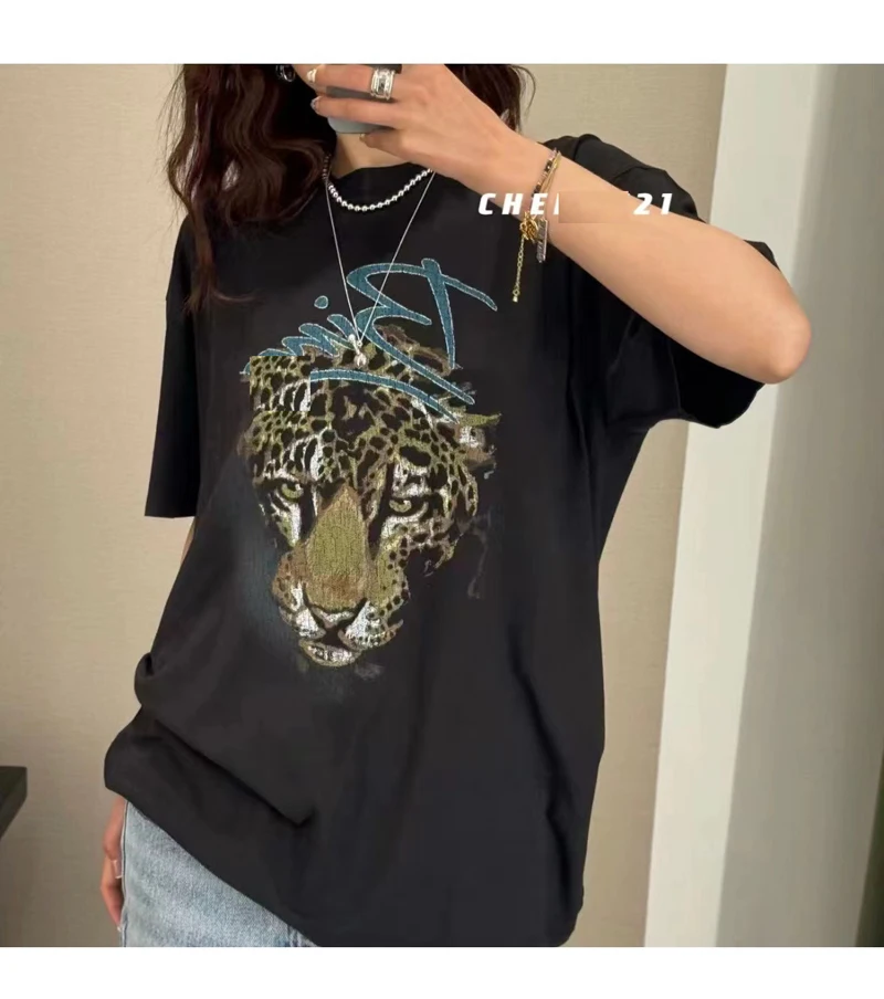 Cross border e-commerce Rux77@NINE Leopard Head American Short sleeved T-shirt 24 Early Spring Series Too Grassy, Soft and Comfo
Cross border e-commerce Rux77@NINE Leopard Head American Short sleeved T-shirt 24 Early Spring Series Too Grassy, Soft and Comfo