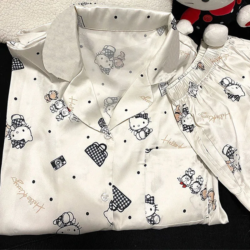 Sanrio Hello Kitty Lapel Pajama Kawaii Ice Silk Sweet Large Women Summer Loungewear Anime Girl Printing Thin Student Home Suit
Sanrio Hello Kitty Lapel Pajama Kawaii Ice Silk Sweet Large Women Summer Loungewear Anime Girl Printing Thin Student Home Suit
