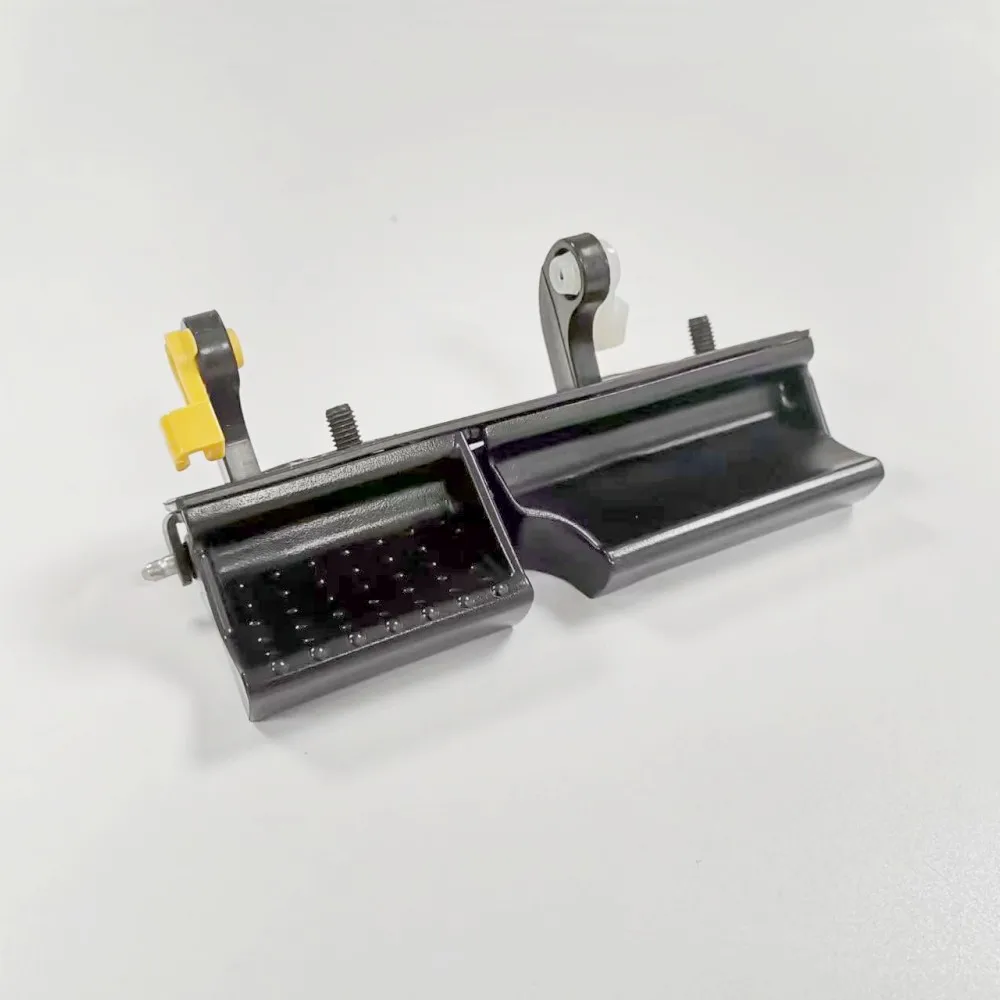 Для hyundai tucson задняя дверная ручка, ручка, открывающаяся ручка для задней двери стеклянная ручка в сборе 812602E001 81260-2E000 
Для hyundai tucson задняя дверная ручка, ручка, открывающаяся ручка для задней двери стеклянная ручка в сборе 812602E001 81260-2E000